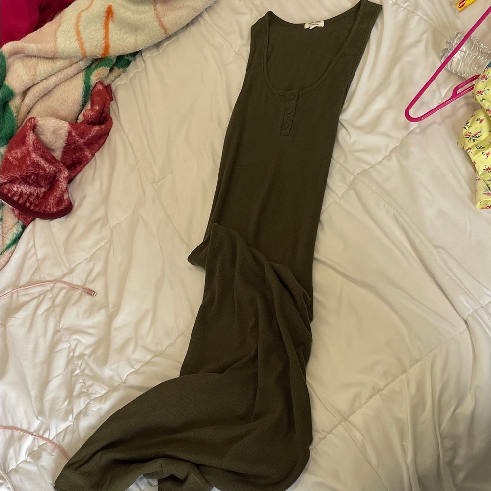 Olive Green Sleeveless Maxi Dress